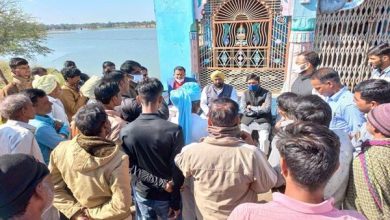 ओला प्रभावितों के बीच पहुँचे मंत्री श्री डंग, फसलों का लिया जायजा