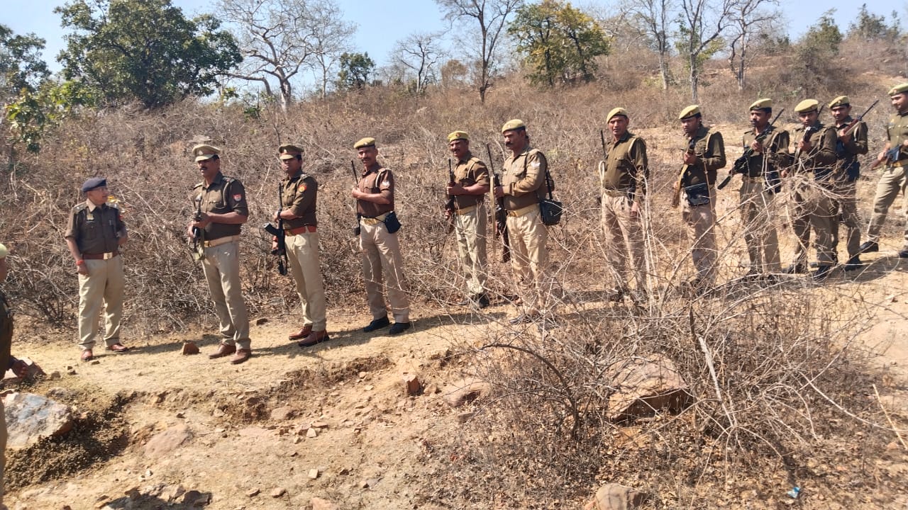 थाना मांची, थाना म्योरपुर, चौकी सुकृत पुलिस द्वारा अपने-अपने क्षेत्रान्तर्गत की गयी सघन काम्बिंग