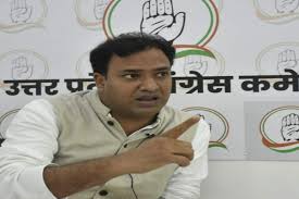 बाँदा के एसपी और डीएम को निलंबित करे सरकार-शाहनवाज़ आलम