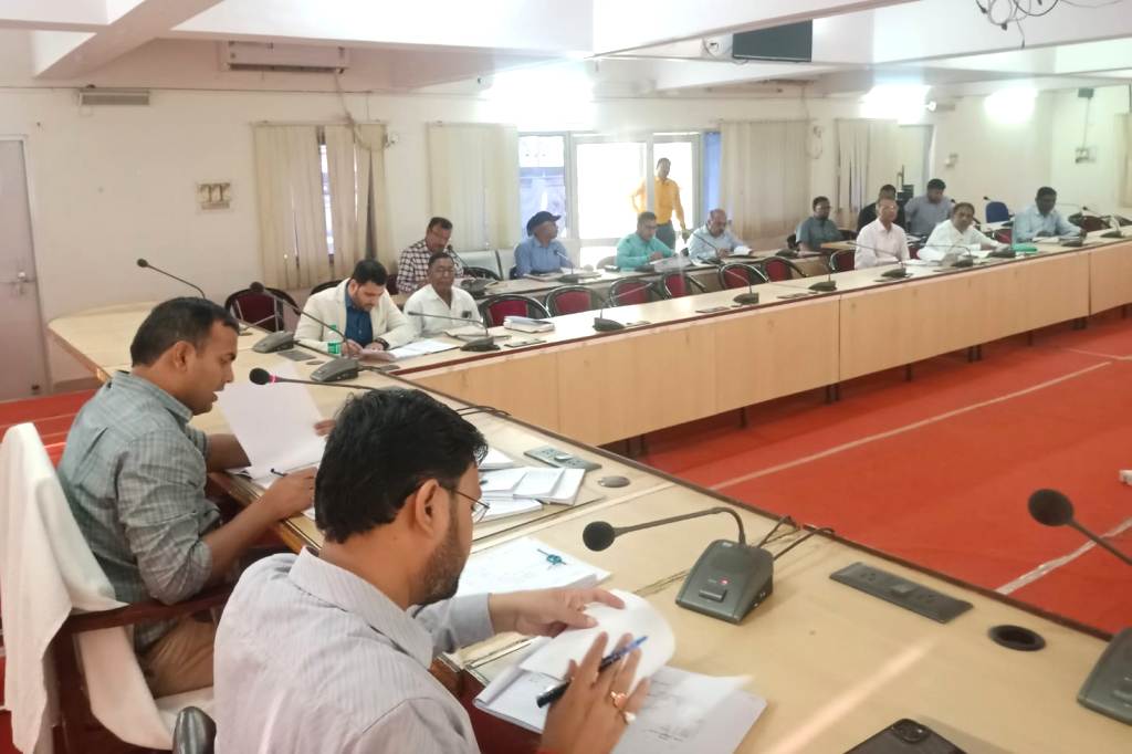 राजस्व वसूली कर लक्ष्य-राजस्व कार्यक्रमों व कर-करेत्तर की मासिक समीक्षा बैठक