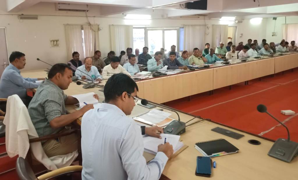 मुख्यमंत्री के विकास प्राथमिकता वाले 37 बिन्दुओं की जिलाधिकारी ने की समीक्षा