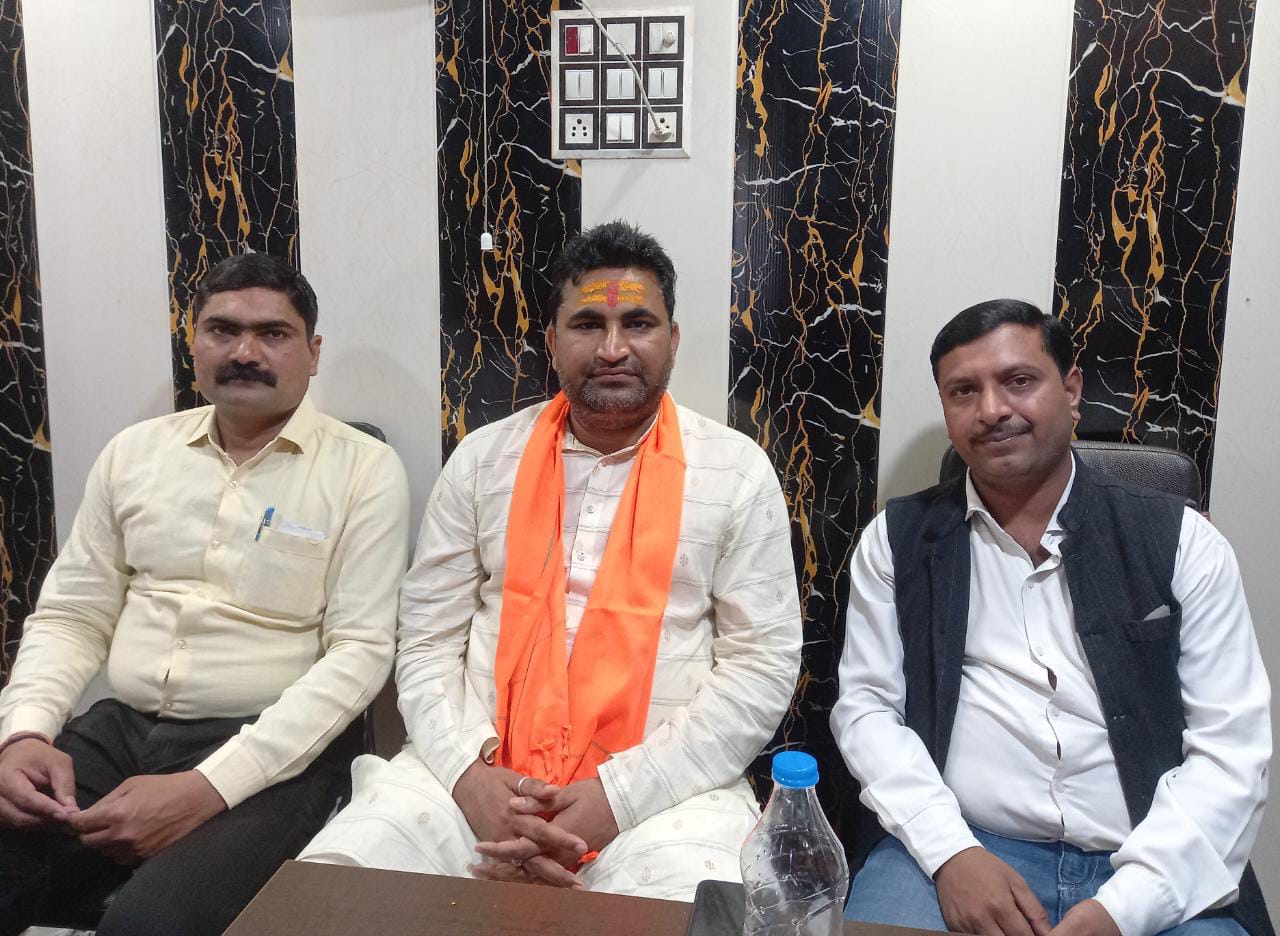 माफियाओं, ठगों व गैर जनपदीय जनप्रतिनिधियों ने लूटा हमको: महंत गणेशदास महाराज