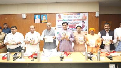 ईमानदारी व निष्ठा से योजनाओ का लाभ पात्र लाभार्थियो तक समय से पहुॅचाये-ए के शर्मा