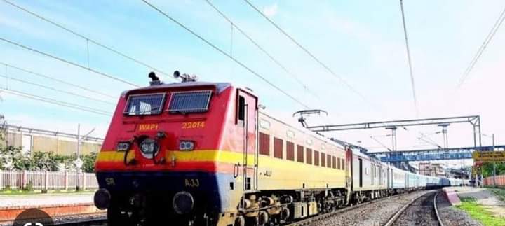 होली में घर जाने नहीं होगी दिक्कत, रेलवे चलाएगा ये स्पेशल ट्रेनें, चेक करें रूट और टाइम टेबल