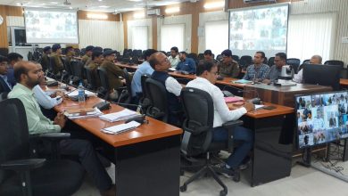 ड्रॉप गेट/ट्रॉली अधिष्ठापन कर लगातार चलायें रोको-टोको अभियान : जिलाधिकारी
