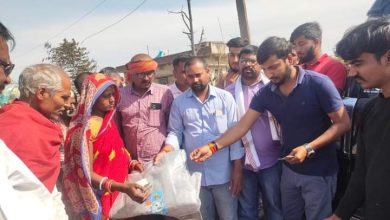 पूर्व विधायक ने अपने निजी कोष से अग्नि पीड़ितों को किया सहयोग