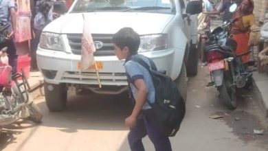 स्कूली बच्चों को लेकर बैरगनिया स्थानीय प्रशासन को नहीं है किसी प्रकार की कोई चिंता और ना अभी तक नही उठाया कोई ठोस कदम