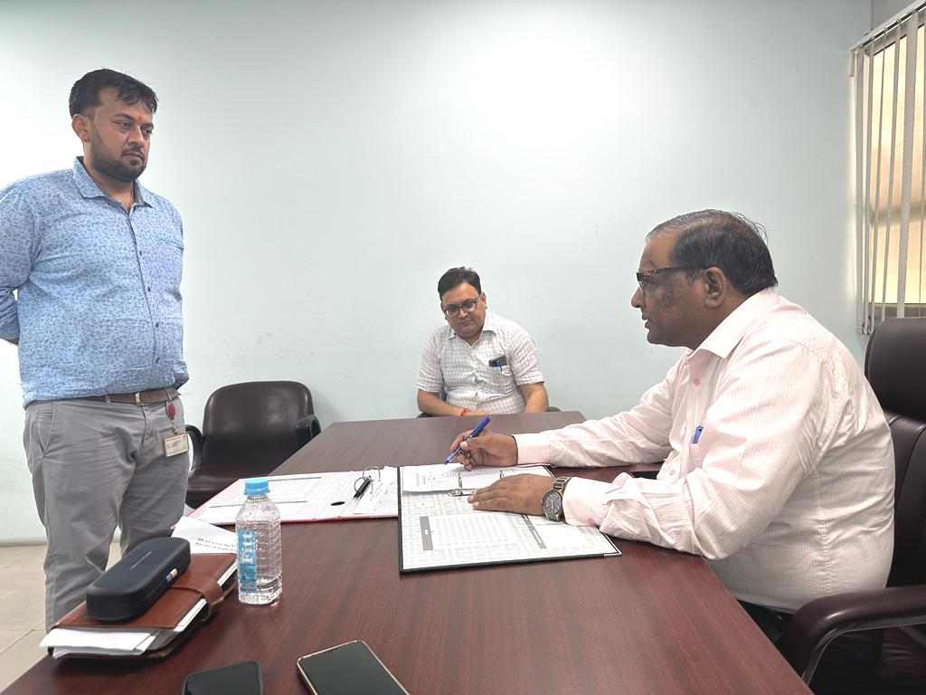 अपर परिवहन आयुक्त ने संभागीय परिवहन कार्यालय, इंस्पेक्शन एवं सर्टिफिकेशन सेन्टर का किया औचक निरीक्षण