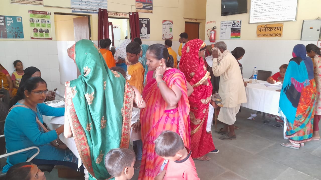 प्राथमिक स्वास्थ्य केंद्र सलखन मुख्य मंत्री जन आरोग्य मेले शिविर में निशुल्क121 मरीज हुए लाभान्वित।