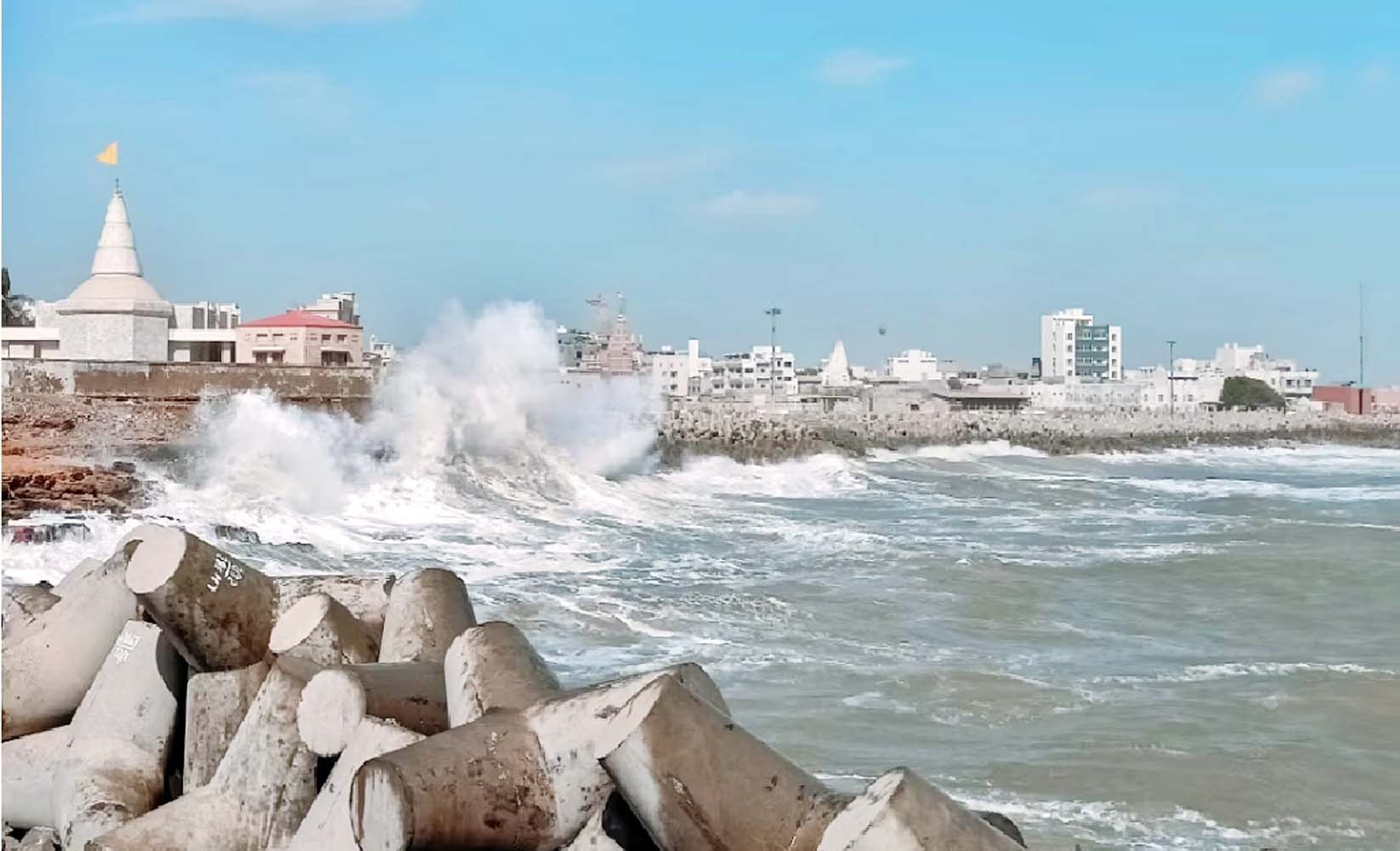 चक्रवात “बिपरजॉय” की जमीनी स्तर पर रिपोर्टिंग में शामिल मीडिया कर्मियों की सुरक्षा पर चिंता जताई, ऐड्वाइज़री जारी की,