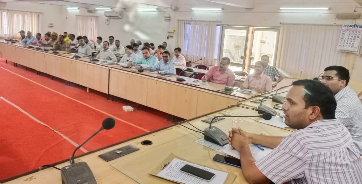 मुख्यमंत्री के विकास प्राथमिकता वाले 37 बिन्दुओं की जिलाधिकारी ने की समीक्षा