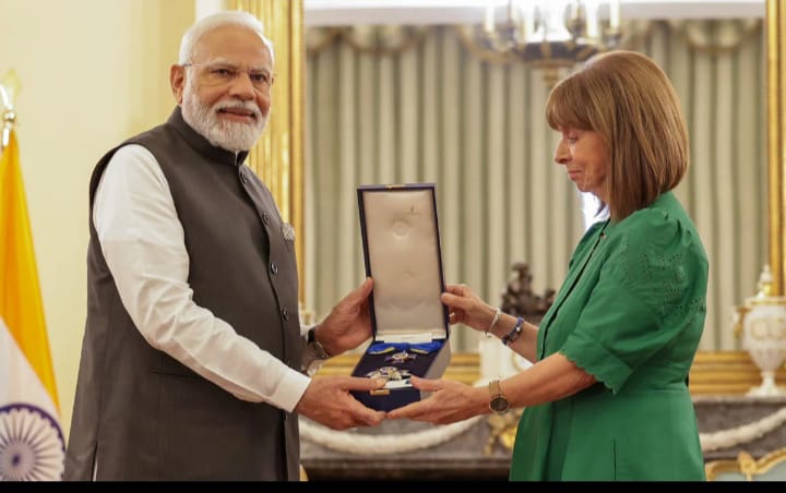 ग्रीस में पीएम मोदी को “ग्रैंड क्रॉस ऑफ द ऑर्डर ऑफ ऑनर” से किया गया सम्मानित