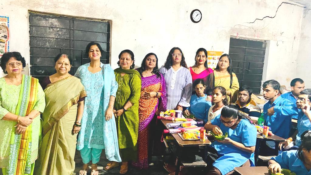 “सावन के पुरुषोत्तम मास में शिव के गण स्वरूप विशेष दिव्यांग बच्चों की पूजा-अर्चना”