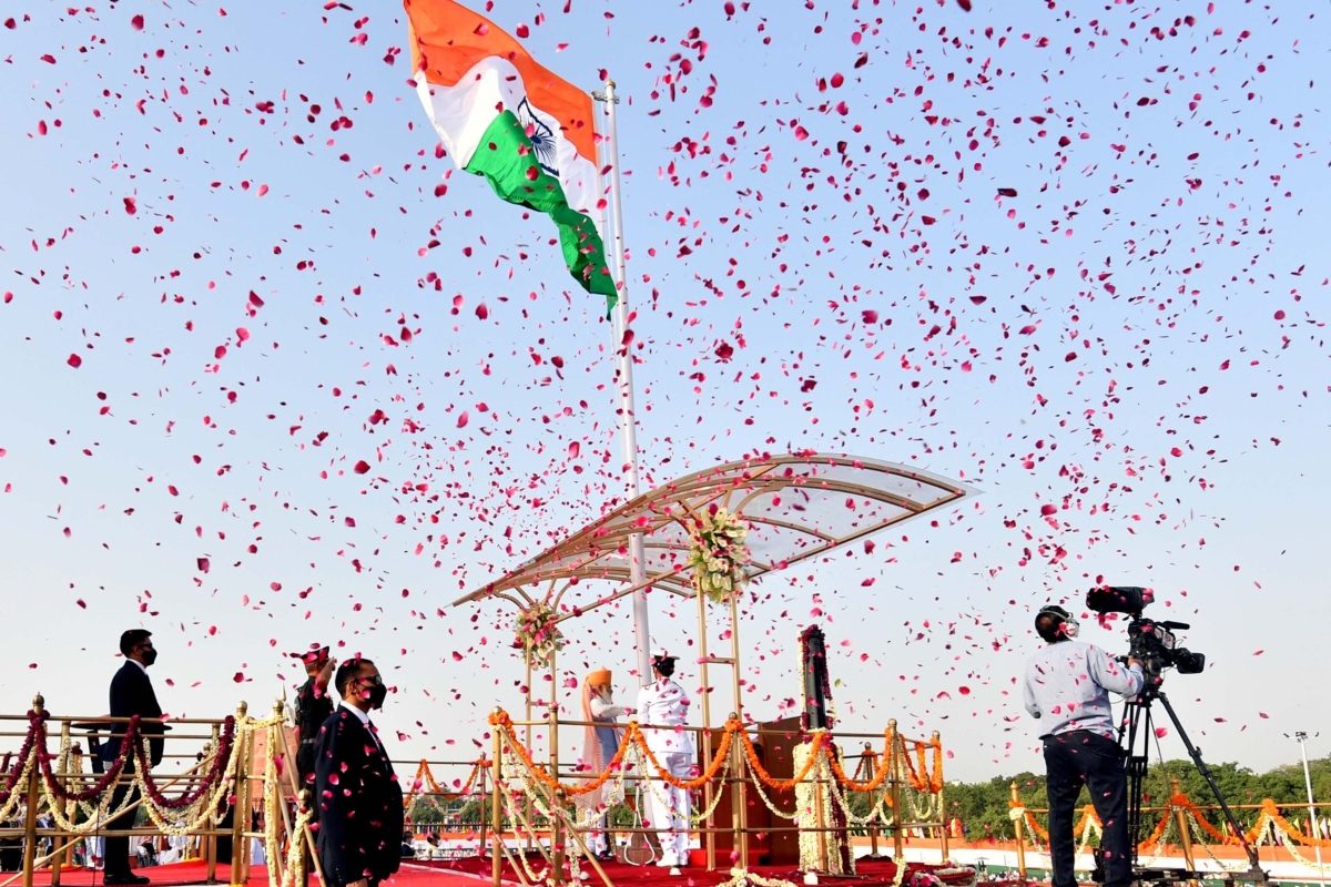 77वां स्वतंत्रता दिवस: भारत समेत विश्व में लहराया तिरंगा