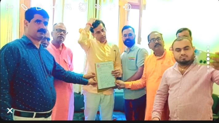सांसद ने दिया भरोसा प्रधानमंत्री से मिल कर बहाल कराऊंगा पुरानी पेंशन–रूपेश