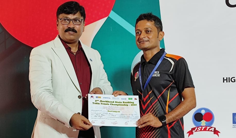 जमशेदपुर में आयोजित झारखंड सेकंड रैंकिंग टेबल टेनिस प्रतियोगिता में खेल प्रशिक्षक देवेश कुमार ने कास्य पदक किया अपने नाम