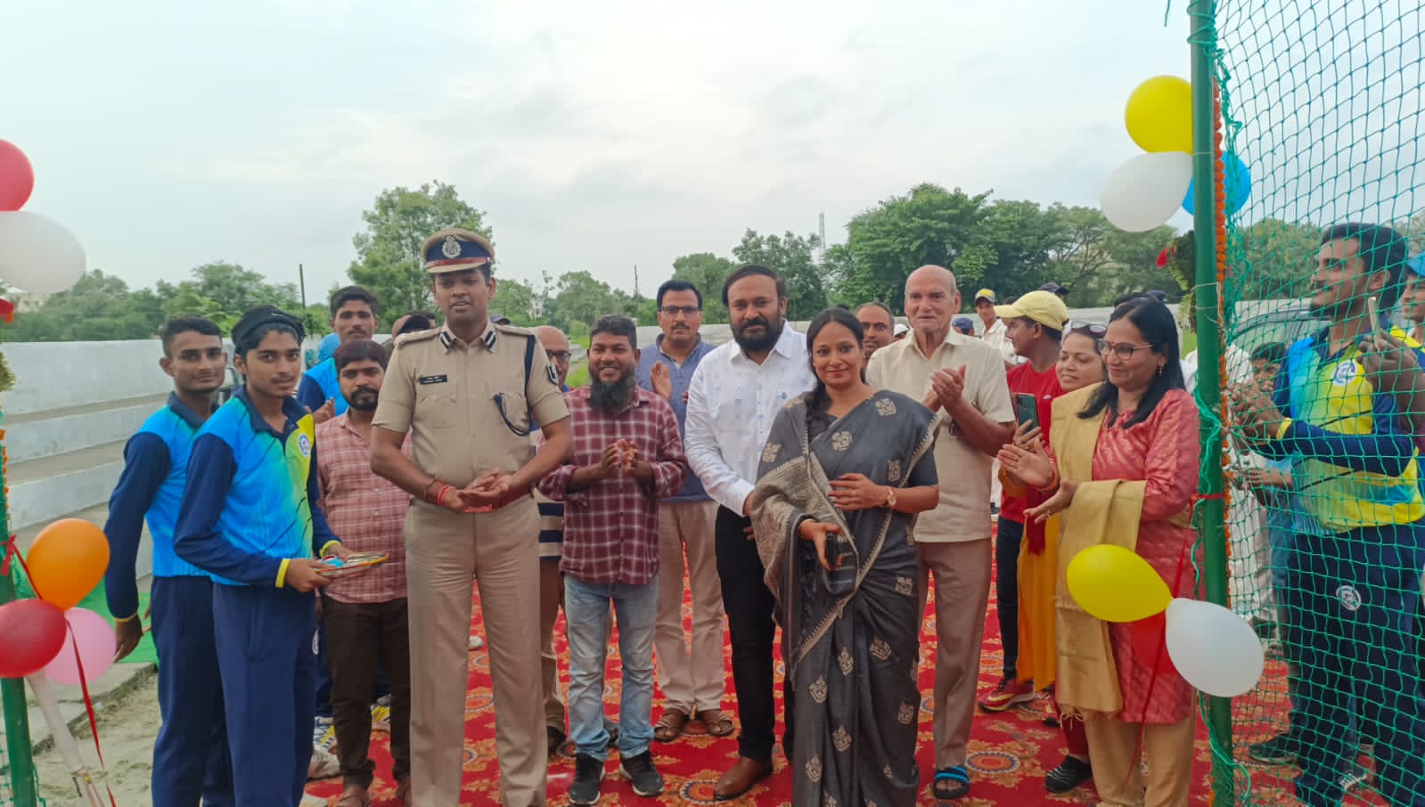 पुलिस लाइन परिसर में संचालित पुलिस लाइन क्रिकेट एकेडमी के लिए क्रिकेट प्रेक्टिस नेट बॉक्स व पिच का महापौर ने निजी कोष से निर्माण