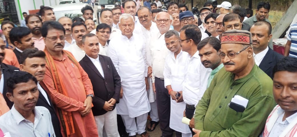 सांसद ने महिला अधिवक्ताओं के सुविधा लिए भवन निर्माण का किया शिलान्यास 