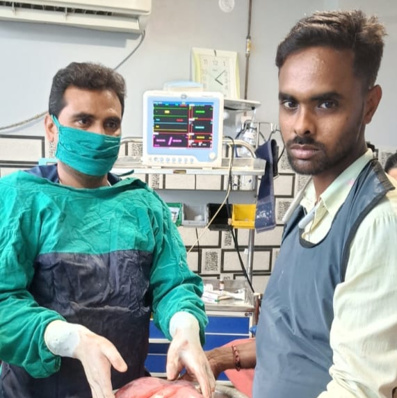काफी मशक्कत के बाद एक महिला के गर्भाशय से 20 किलो का निकाला गया ट्यूमर