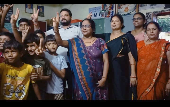 चन्द्रयान-3 के विक्रम लेंडर की सफल सॉफ्ट लैंडिंग पर झूम उठा पूरा देश, सोनभद्र में भी रहा जश्न का माहौल!