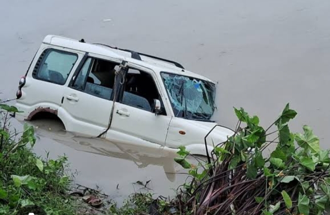 15 फीट नीचे नहर में गिरी स्कॉर्पियो, पांच लोगों की मौत