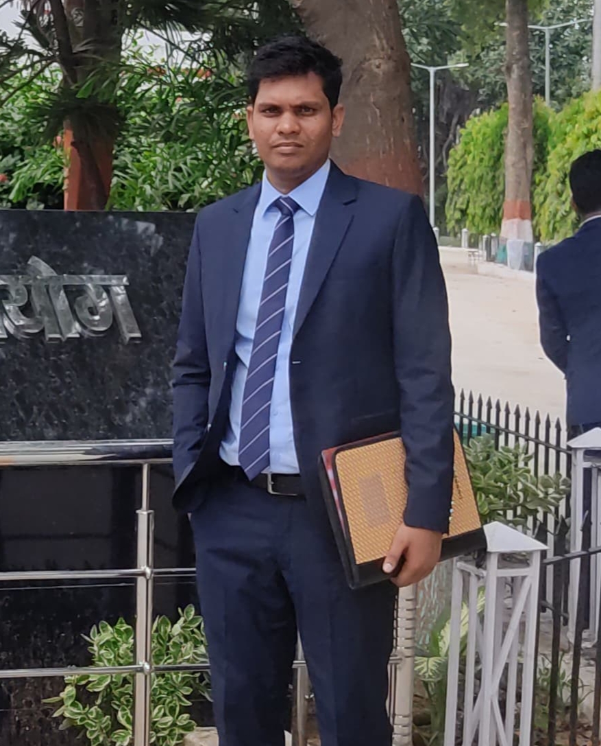 बैरगनिया के बेटे ने बीपीएससी परीक्षा में सफलता प्राप्त कर बैरगनिया सहित जिले का नाम किया रौशन