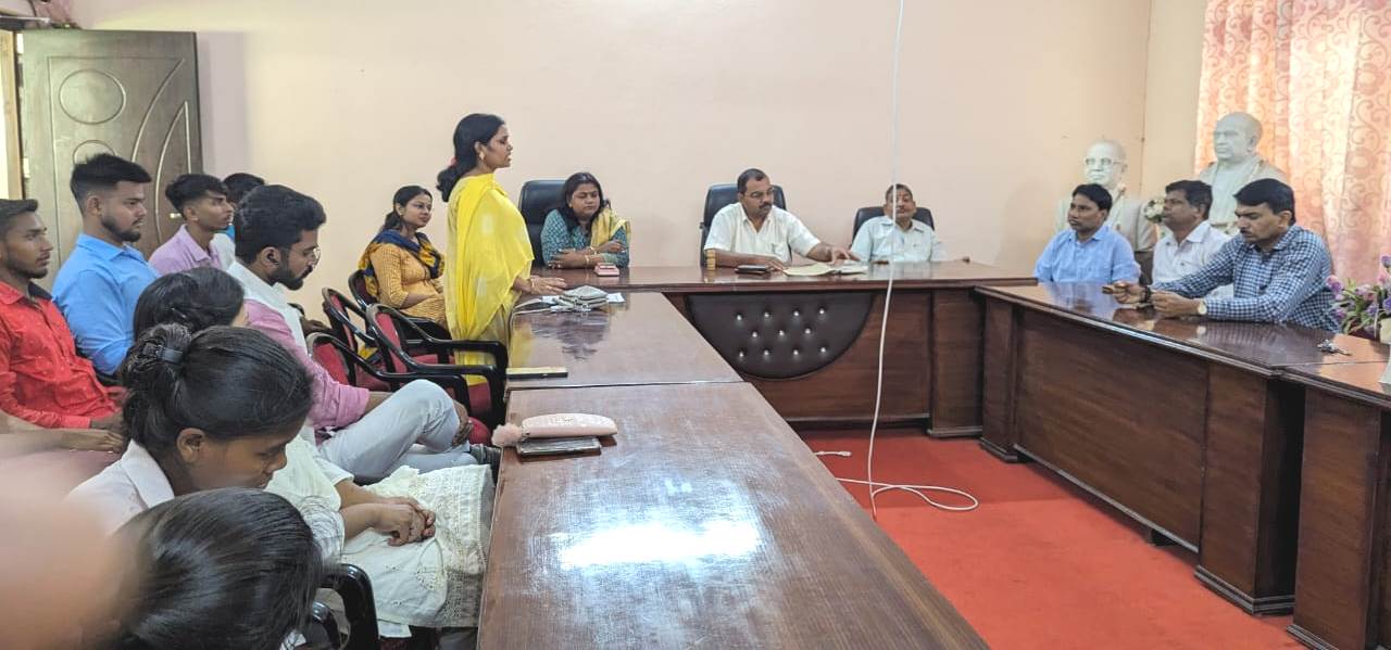 तकनीकी साधनों में हिन्दी का प्रयोग भविष्य की आवश्यकता तकनीकी साधनों में हिन्दी का प्रयोग भविष्य की आवश्यकता