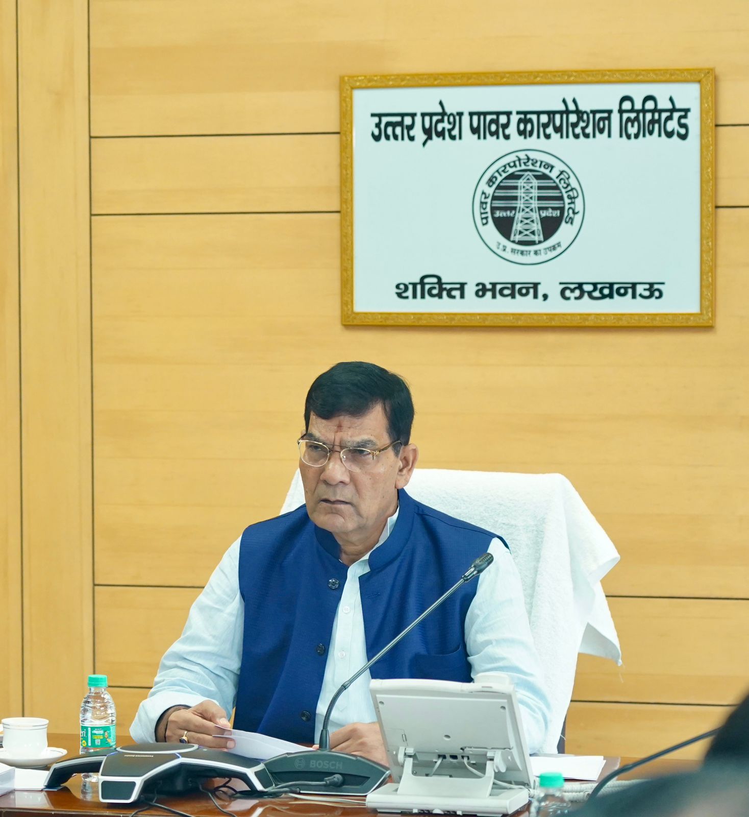 प्रदेश में पर्याप्त एवं निर्बाध बिजली देने के लिए किये जा रहे युद्ध स्तरीय प्रयास-ए के शर्मा
