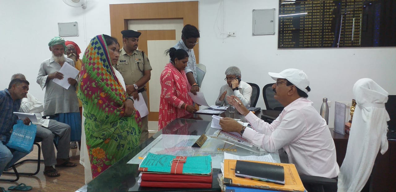 जनता दरबार कार्यक्रम में कई मामलों का ऑन-द-स्पॉट हुआ समाधान