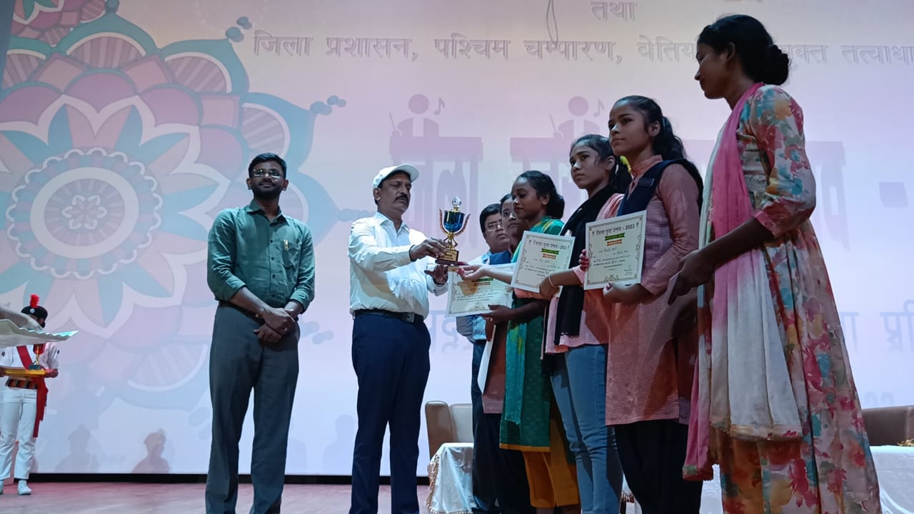 सकारात्मक ऊर्जा का प्रयोग करते हुए आगे बढ़े बच्चें : जिलाधिकारी