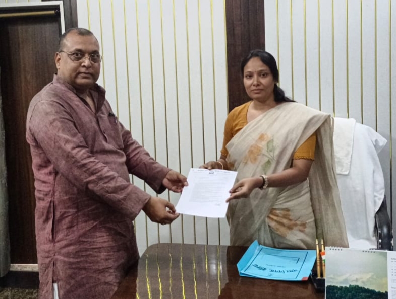 98.16 लाख से ऐतिहासिक कालीबाग मंदिर की चहारदीवारी व मेन गेट का महापौर ने बांटा कार्यादेश