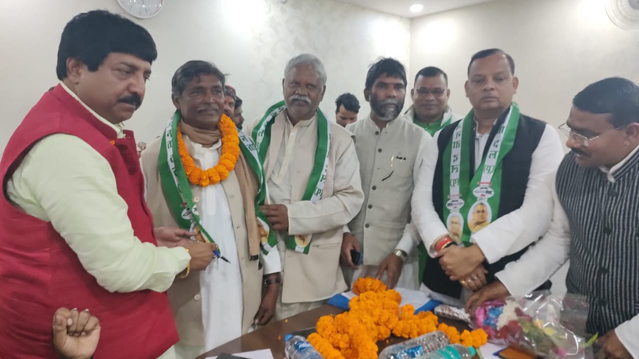 नीतीश जोहार कार्यक्रम को लेकर झारखंड प्रदेश अध्यक्ष सह राज्यसभा सांसद खीरू महतो ने बोकारो में की बैठक नीतीश जोहार कार्यक्रम को लेकर झारखंड प्रदेश अध्यक्ष सह राज्यसभा सांसद खीरू महतो ने बोकारो में की बैठक