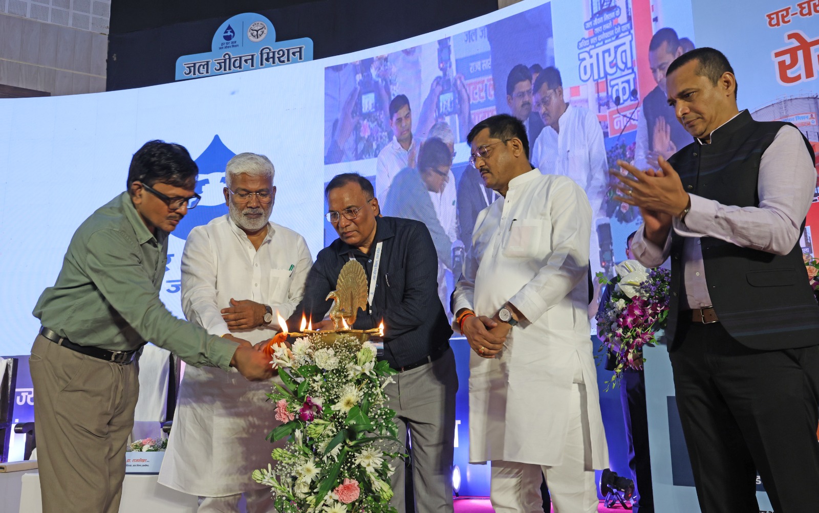 घर-घर पहुंचा साफ पानी पहुंचने से 5 साल में 4.43 लाख से घटकर 7000 हुई जलजनित बीमारियां-स्वतंत्र देव घर-घर पहुंचा साफ पानी पहुंचने से 5 साल में 4.43 लाख से घटकर 7000 हुई जलजनित बीमारियां-स्वतंत्र देव