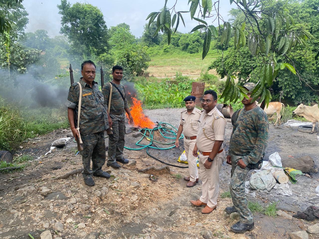 खाजो नदी किनारे अवैध शराब बनाने की भट्टी को उत्पाद विभाग ने किया धवस्त , अभियुक्त के खिलाफ किया मामला दर्ज 