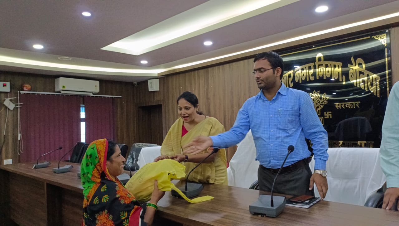 वर्दी में नजर आएंगे बेतिया नगर निगम के सफाई कर्मचारी, सभी सफाई कर्मचारियों को मिल रही वर्दी: गरिमा