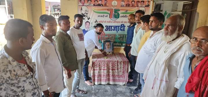 कांग्रेसियों ने धूमधाम से मनाई पूर्व प्रधानमंत्री स्वर्गीय राजीव गांधी की जयंती
