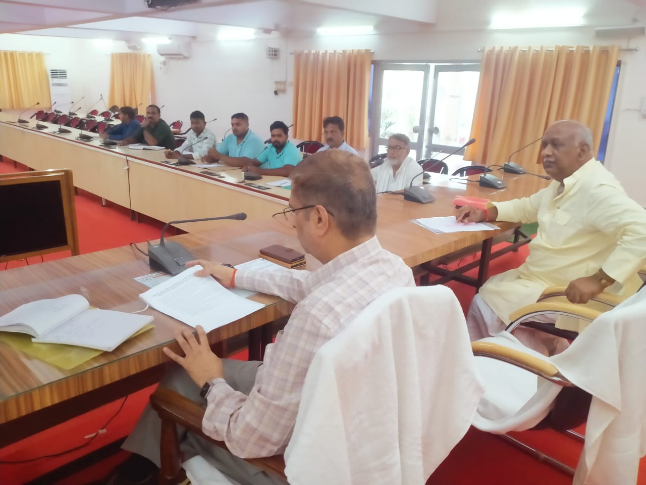 जिलाधिकारी की अध्यक्षता में खेल विकास एवं प्रोत्साहन समिति की बैठक सम्पन्न