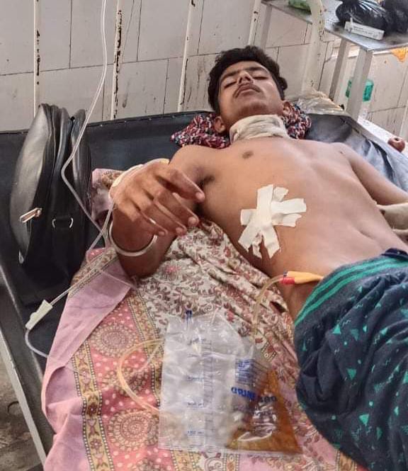 15 बर्षीय युवक को बदमाशों ने मंगलवार की रात चाकू से प्रहार कर बुरी तरह जख्मी कर दिया