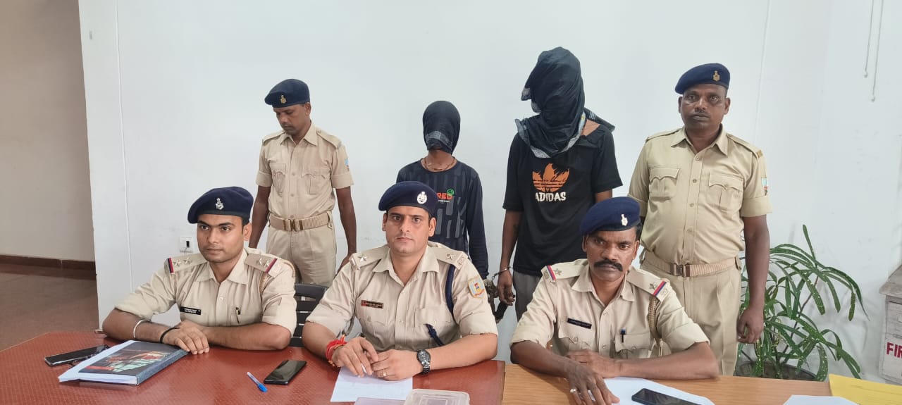 विसर्जन में डांस पर हुआ था विवाद,चाकु मार निकाली भड़ास,दो गिरफ्तार 