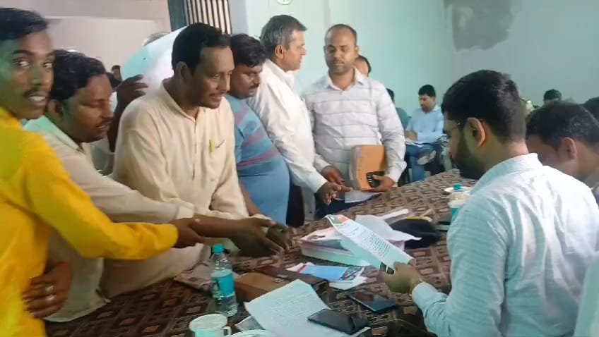 भाजपा नेता ने कि तहसील दिवस पर नगर पंचायत में स्वच्छ पेयजल आपूर्ति कराने की मांग।