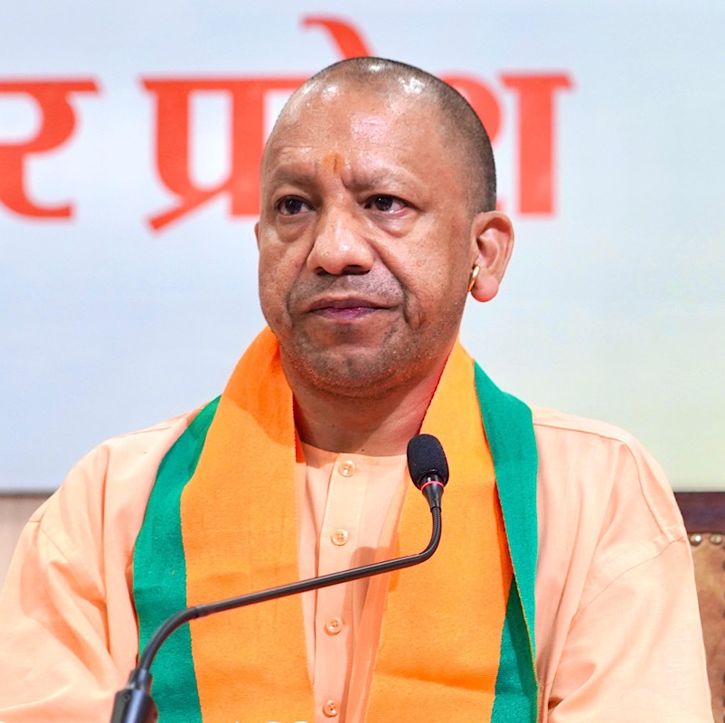 ब्रांड एम्बेसडर खुद मुख्यमंत्री हों, उसका इतराना तो स्वाभाविक होगा।