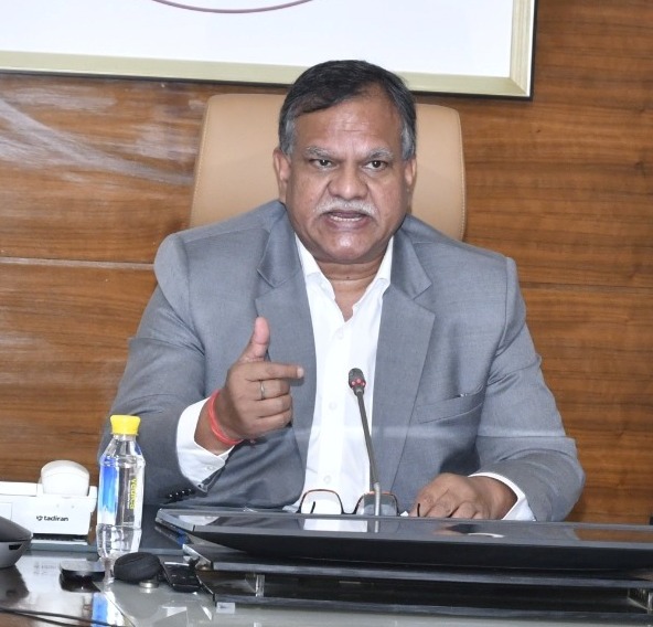 मुख्य सचिव ने समस्त मण्डलायुक्तों व जिलाधिकारियों के साथ बैठक कर दिये आवश्यक दिशा-निर्देश