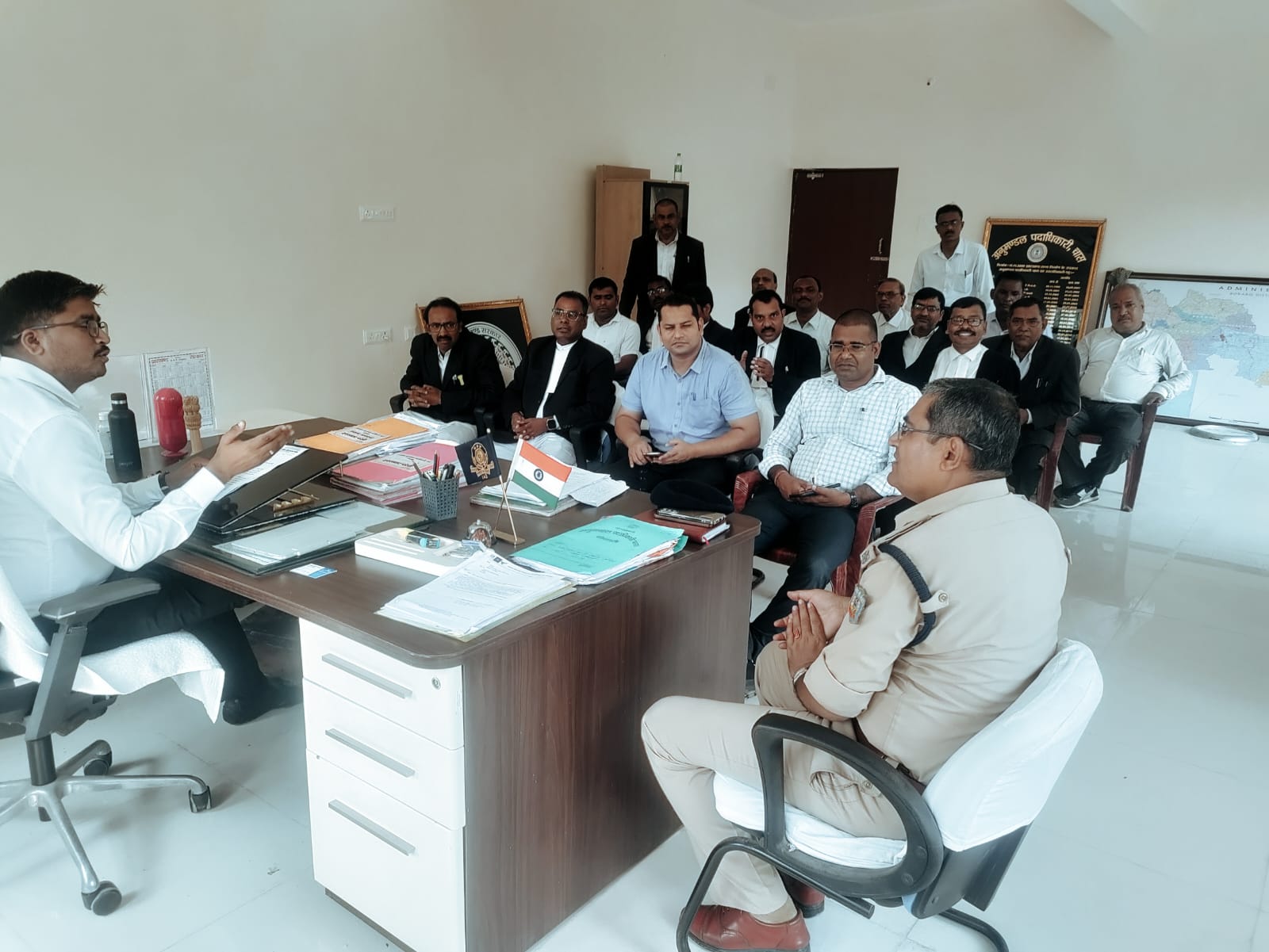 एसडीओ कोर्ट में एसडीओ,एसडीपीओ,अधिवक्ताओं की हुई सकारात्मक बैठक,बैठने की व्यवस्था होगी जल्द 