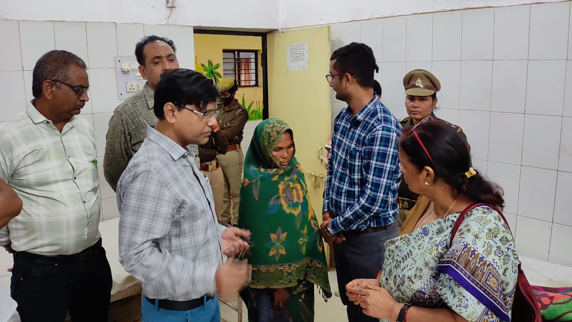राज्य महिला आयोग की सदस्य ने किया सीएचसी का निरीक्षण राज्य महिला आयोग की सदस्य ने किया सीएचसी का निरीक्षण