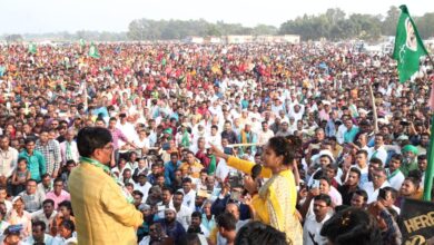 कसमार में कल्पना मुर्मू सोरेन ने योगेंद्र महतो के पक्ष में विशाल जनसभा को किया संबोधित 