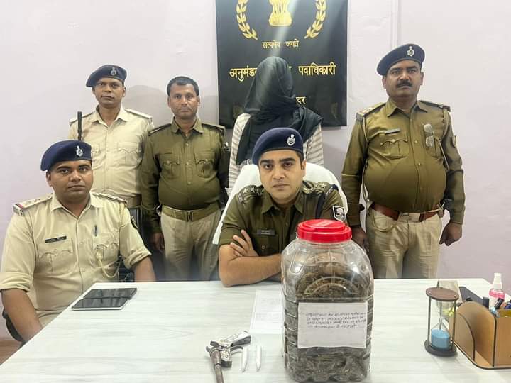 लोडेड देशी कट्टा के साथ एक डकैत गिरफ्तार