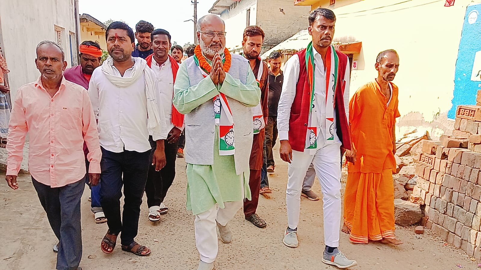 राष्ट्रवादी कांग्रेस पार्टी प्रत्याशी ने पिण्ड्राजोरा में किया जनसंपर्क अभियान 