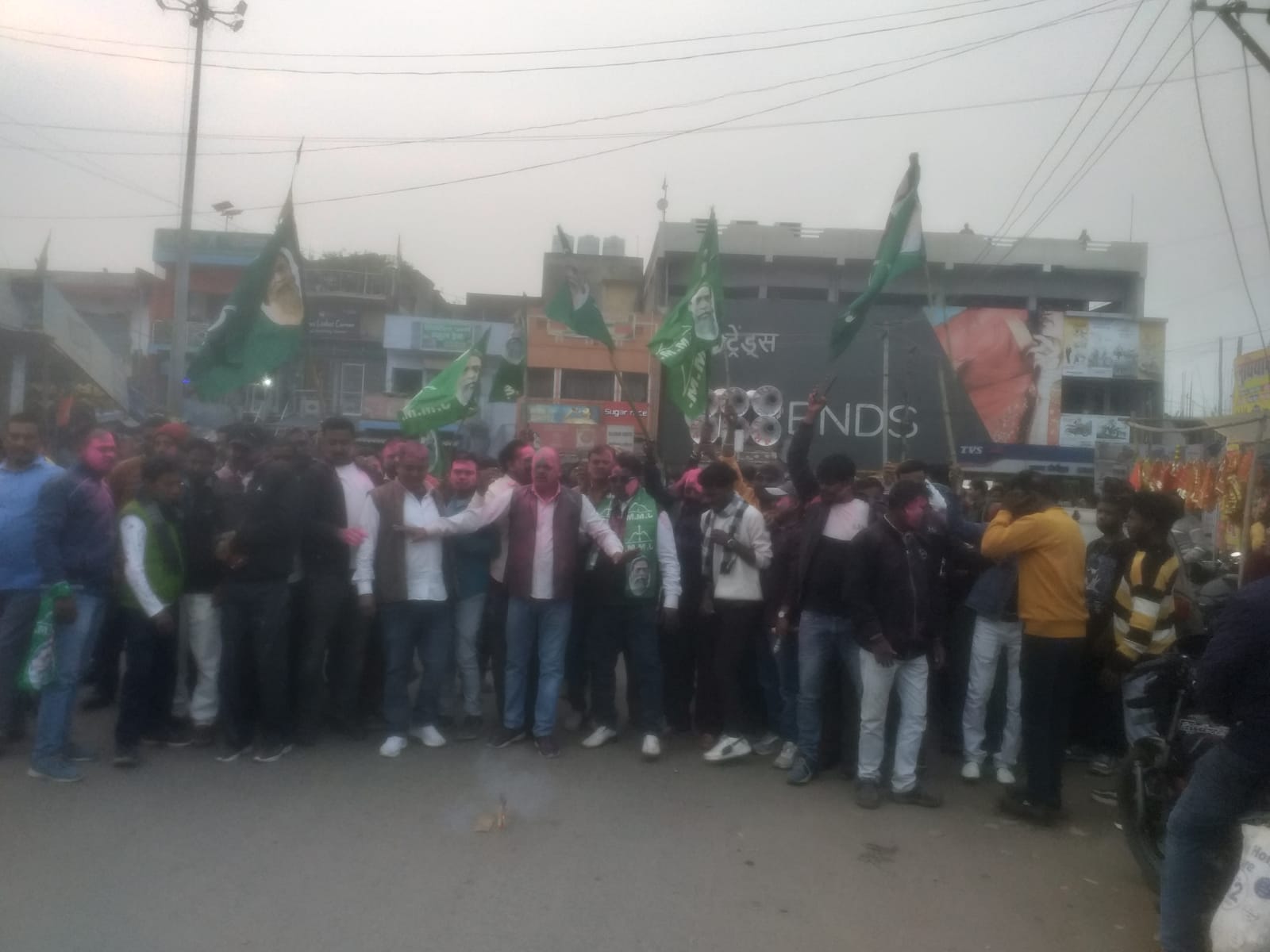 गोमिया विधानसभा क्षेत्र से योगेंद्र महतो की प्रचंड जीत, समर्थकों ने निकाला विजय जुलूस
