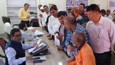 संपूर्ण समाधान दिवस-शिकायतकर्ताओं की शिकायतों का निस्तारण समयबद्ध तरीके से किया जाये सुनिश्चित-मंडलायुक्त