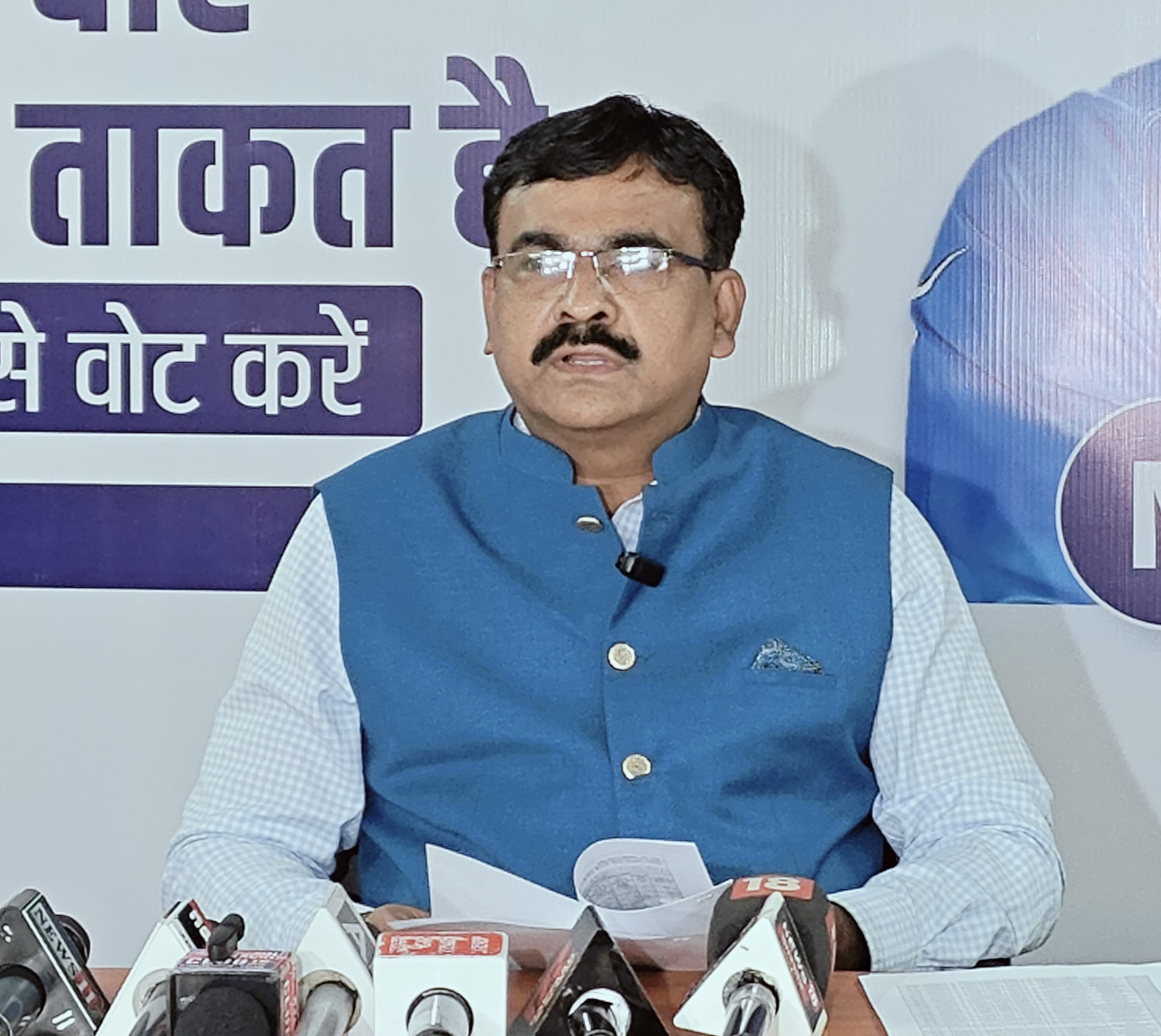 रांची-दो स्तरीय सुरक्षा व्यवस्था में सभी इवीएम स्ट्रांग रूम में सील-के रवि कुमार